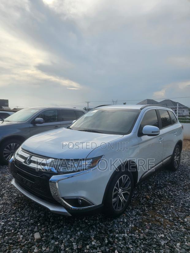 Mitsubishi Outlander SEL FWD 2016 White