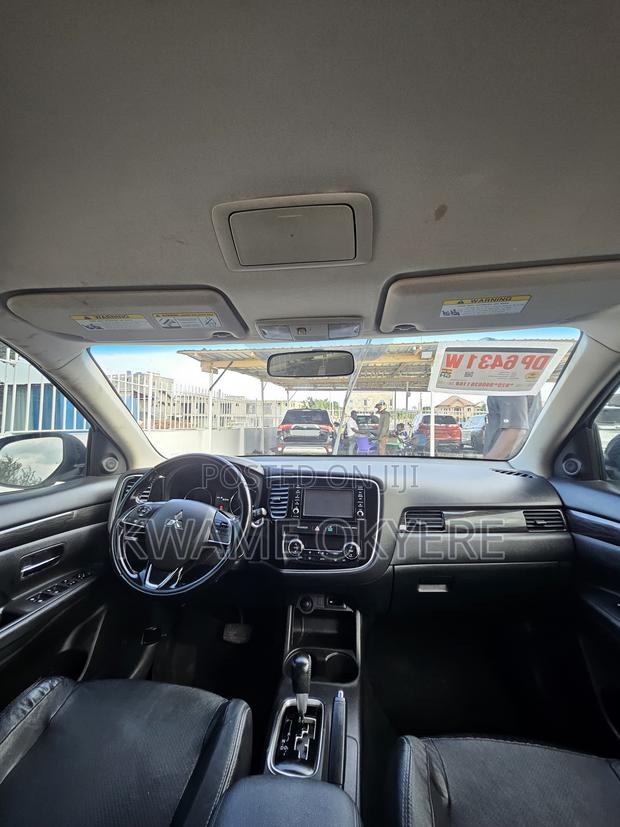 Mitsubishi Outlander SEL FWD 2016 White