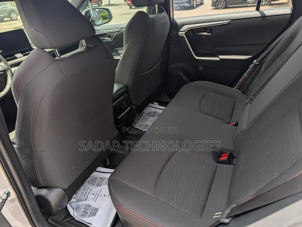 Toyota RAV4 Prime SE AWD 2024 Silver