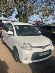 Toyota Sienta 1.5 FWD 2012 White for sale