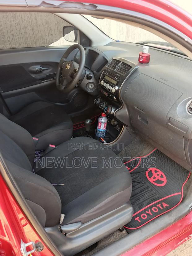 Scion xD Base 2013 Brown