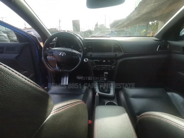 Hyundai Elantra 2018 Blue