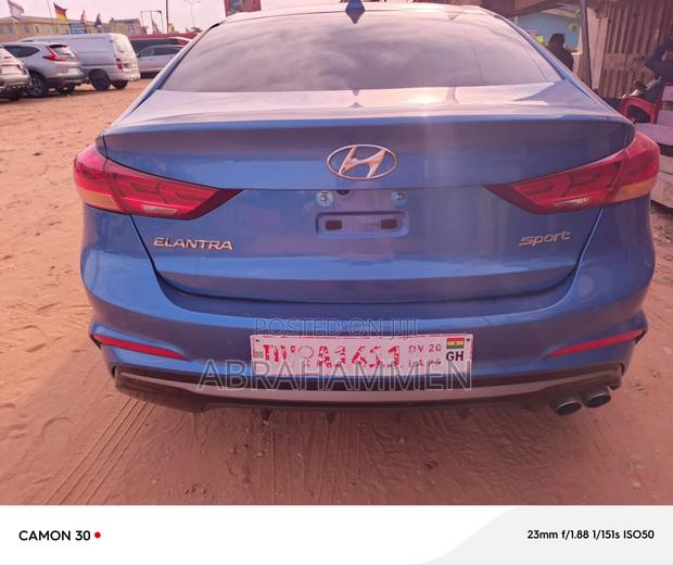 Hyundai Elantra Limited 2018 Blue