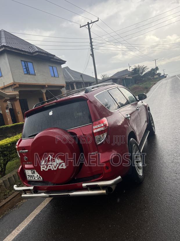 Toyota RAV4 2010 Red