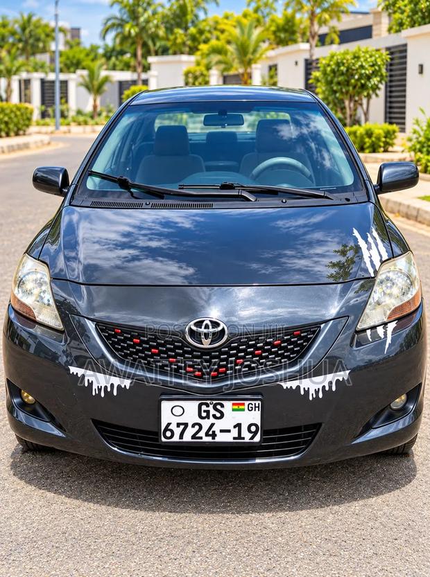 Toyota Yaris 2010 Black
