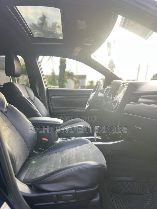 Mitsubishi Outlander SE FWD 2019 Blue