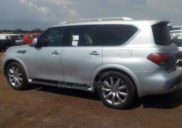Infiniti QX56 2011 Silver