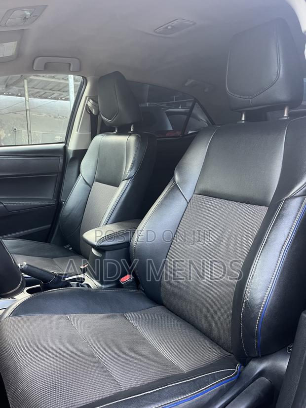 Toyota Corolla SE 4dr Sedan (1.8L 4cyl CVT) 2017