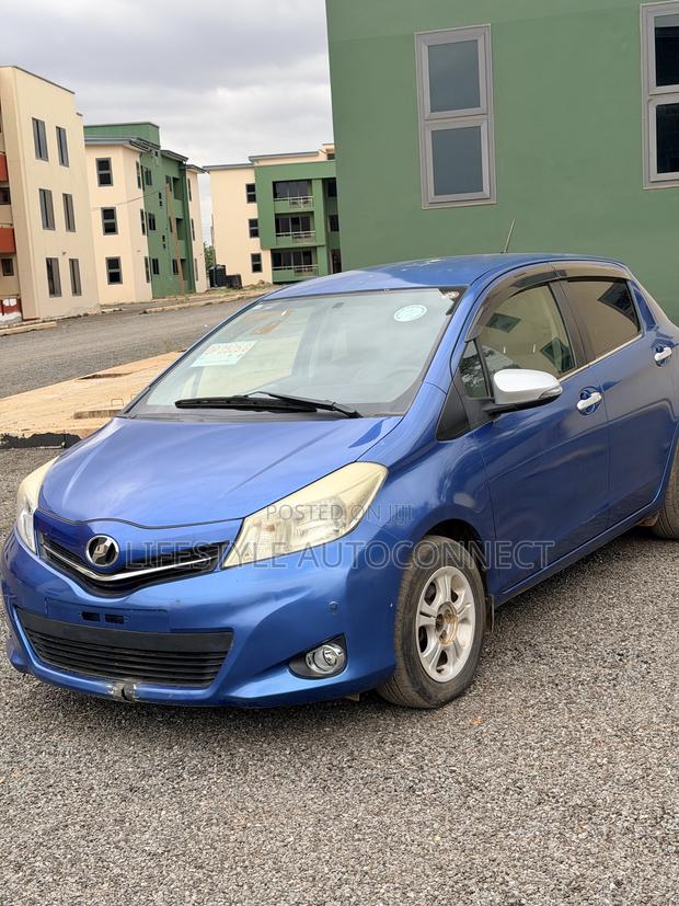Toyota Vitz 2014 Blue