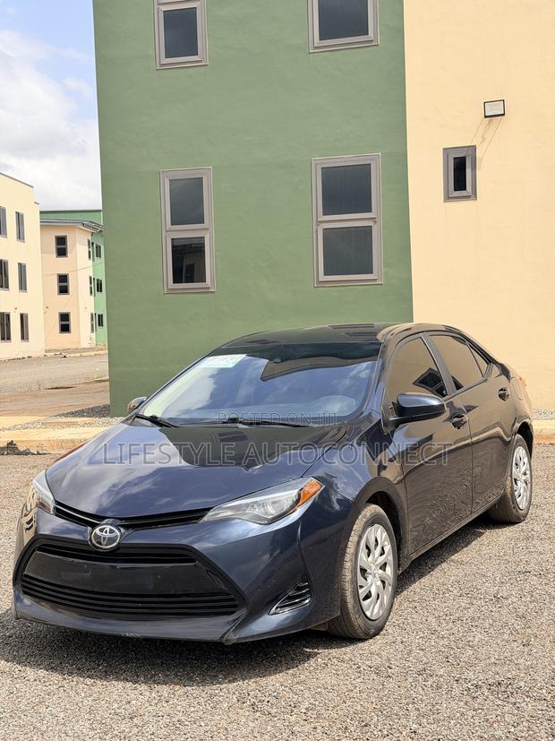 Toyota Corolla 2017 Blue