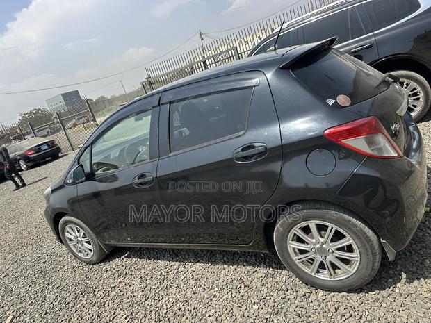 Toyota Vitz 1.3 AWD 3dr 2014 Black