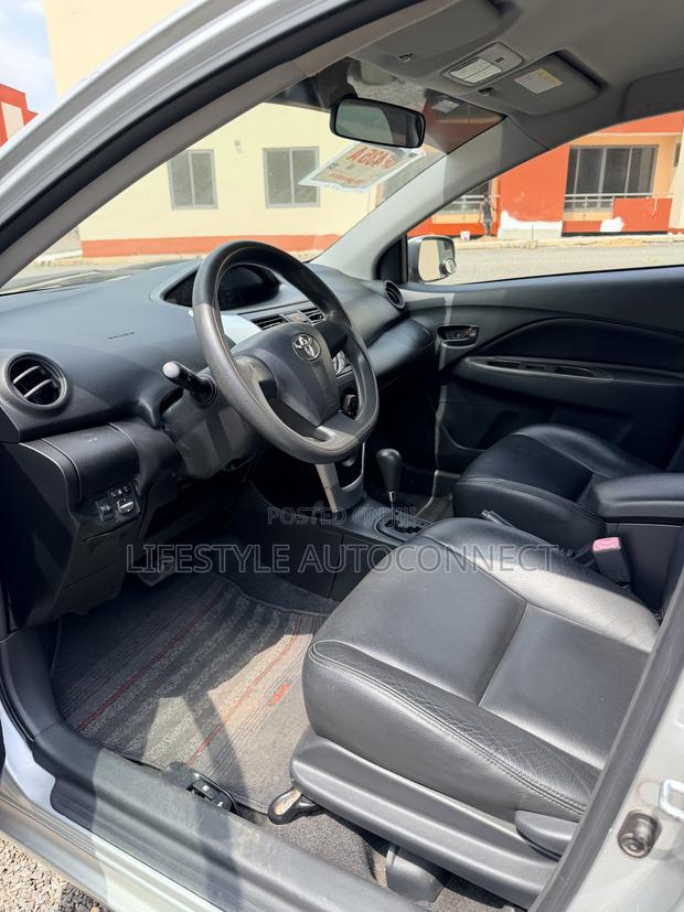 Toyota Vios 2011 Silver