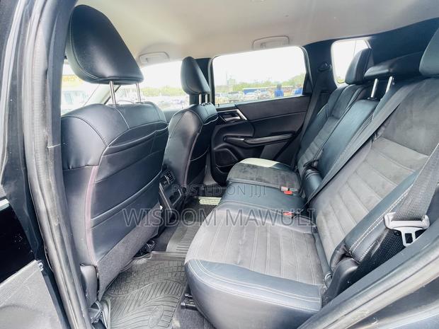 Mitsubishi Outlander 2022 Black
