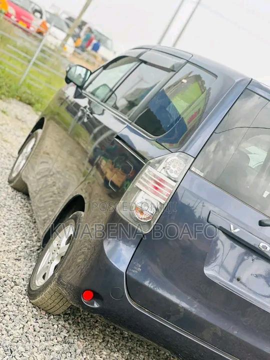 Toyota Voxy 2013 Gray