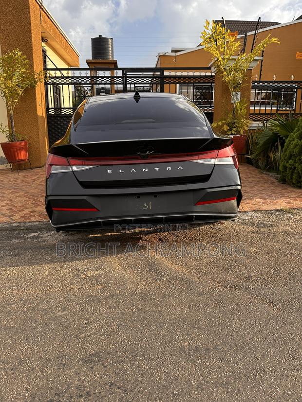 Hyundai Elantra SEL 2024 Black
