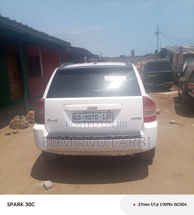 Jeep Liberty 2010 White