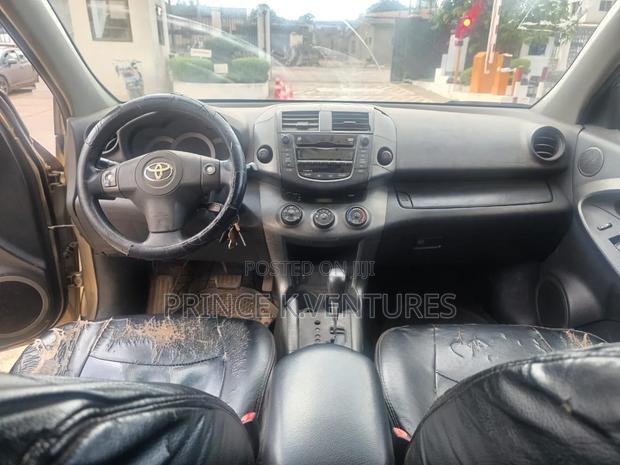 Toyota RAV4 2.5 2010 Beige