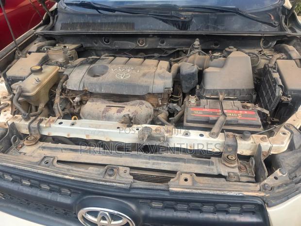 Toyota RAV4 2.5 2010 Beige
