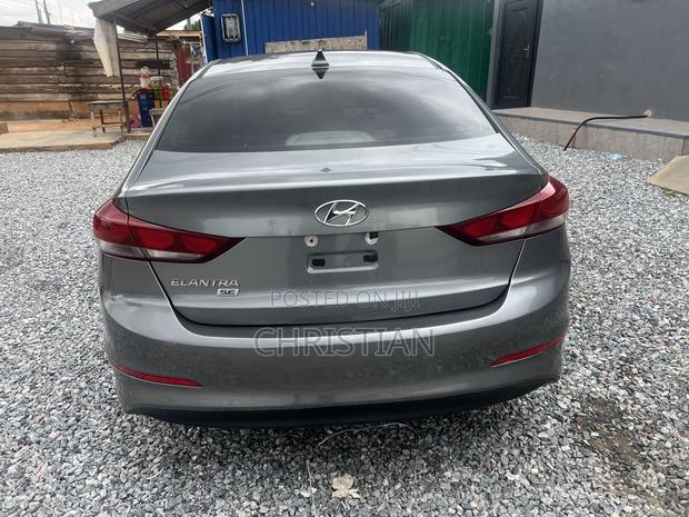 Hyundai Elantra 2027 Gray