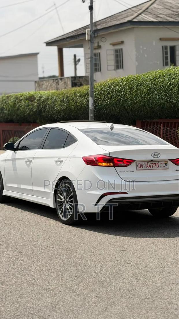 Hyundai Elantra 2018 White