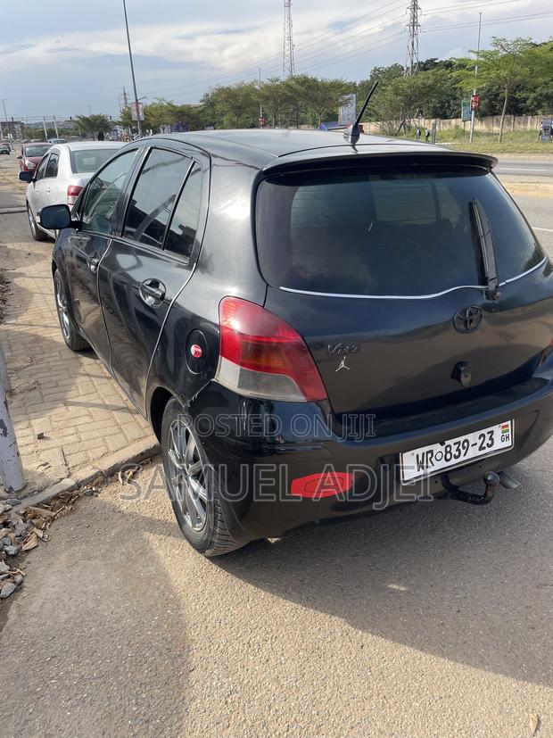 Toyota Vitz 2010 Black