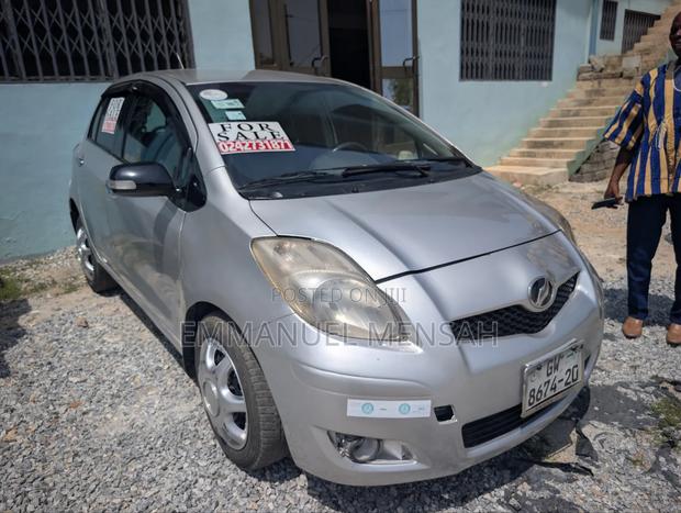 Toyota Vitz 1.5 FWD 3dr 2010 Silver