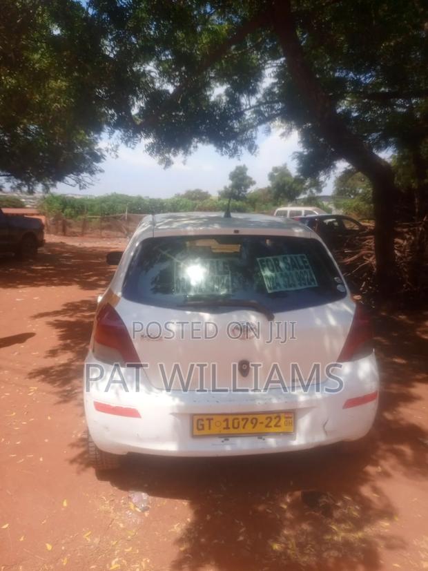 Toyota Vitz 1.0 FWD 3dr 2010