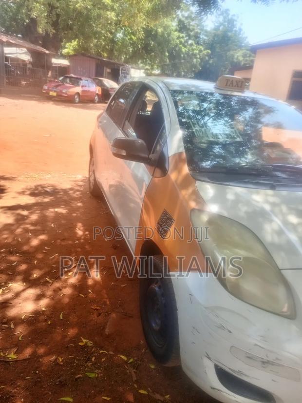 Toyota Vitz 1.0 FWD 3dr 2010