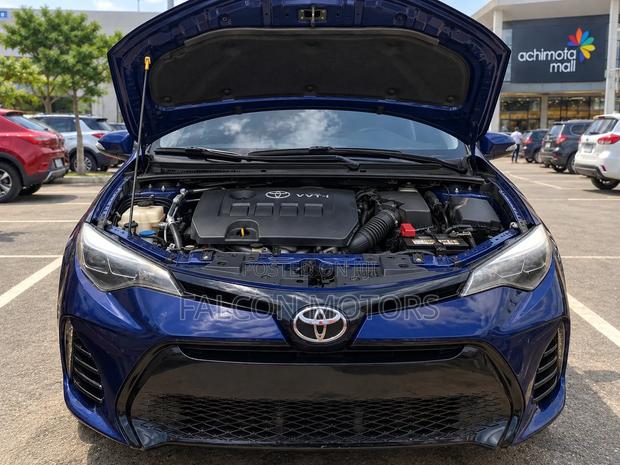 Toyota Corolla SE (1.8L 4cyl 2A) 2018 Blue