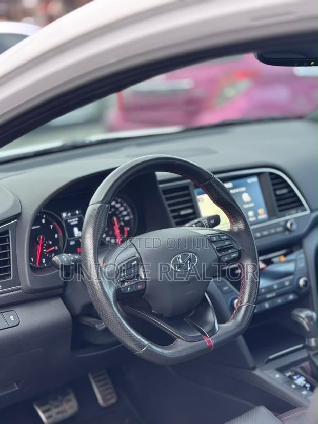 Hyundai Elantra 2018 White