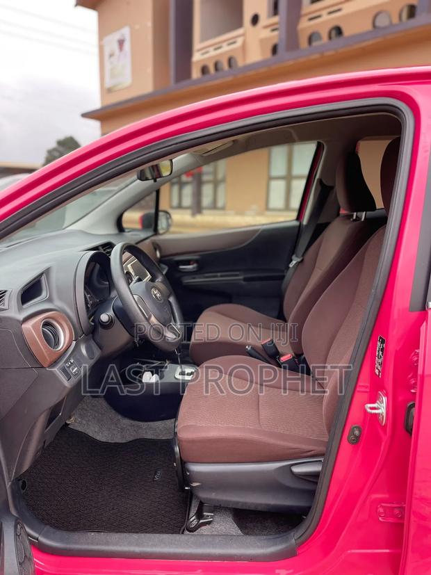 Toyota Vitz 1.3 FWD 5dr 2012 Pink