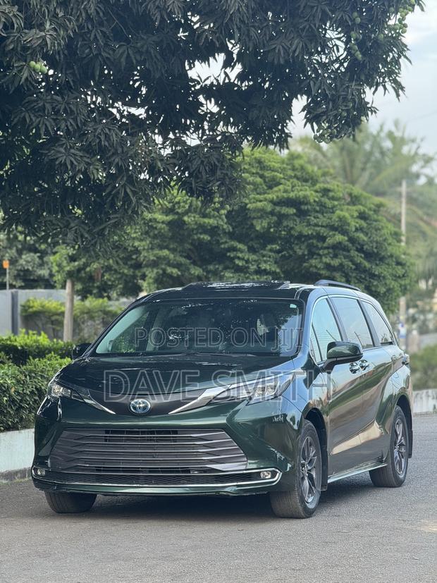 Toyota Sienna Limited 7-Passenger AWD 2021 Blue