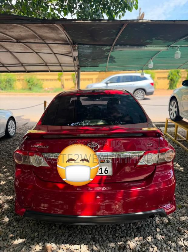 Toyota Corolla 2013 Red