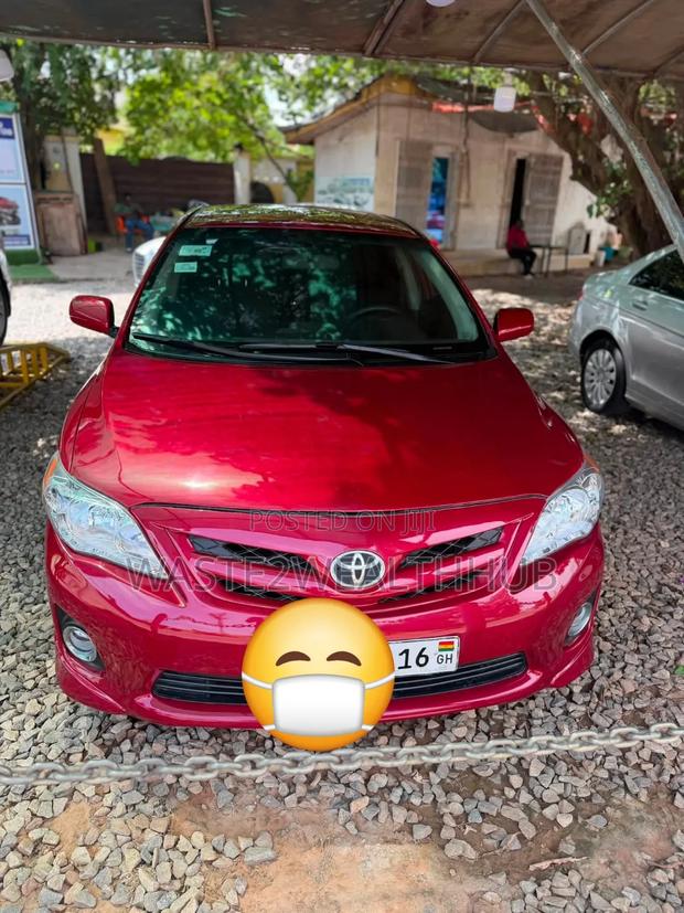 Toyota Corolla 2013 Red