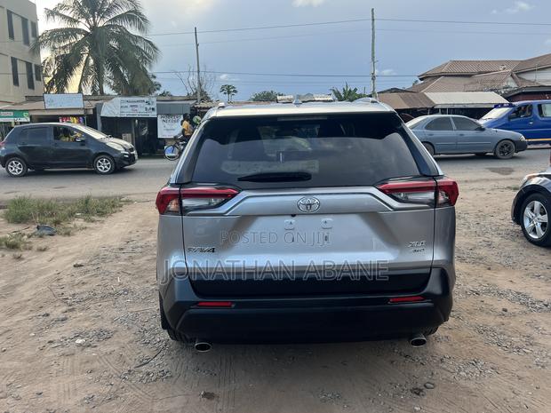 Toyota RAV4 2023 Gray