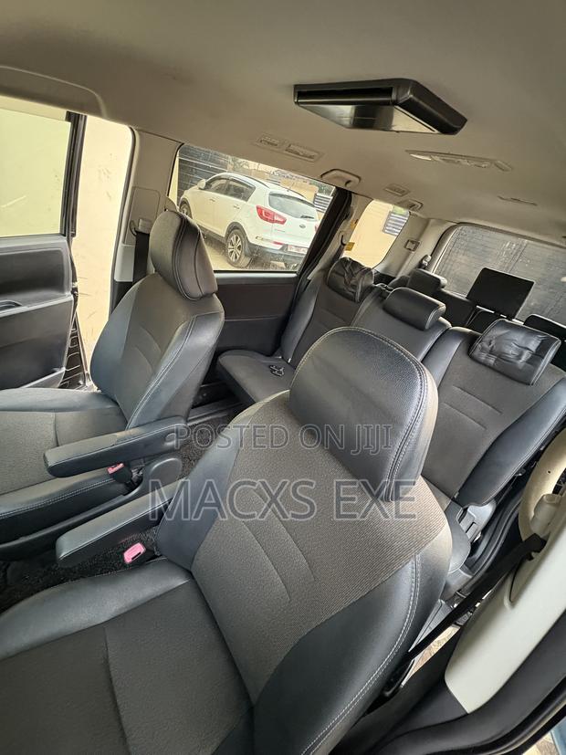 Toyota Voxy V 2WD 8-Seater 2013 Black