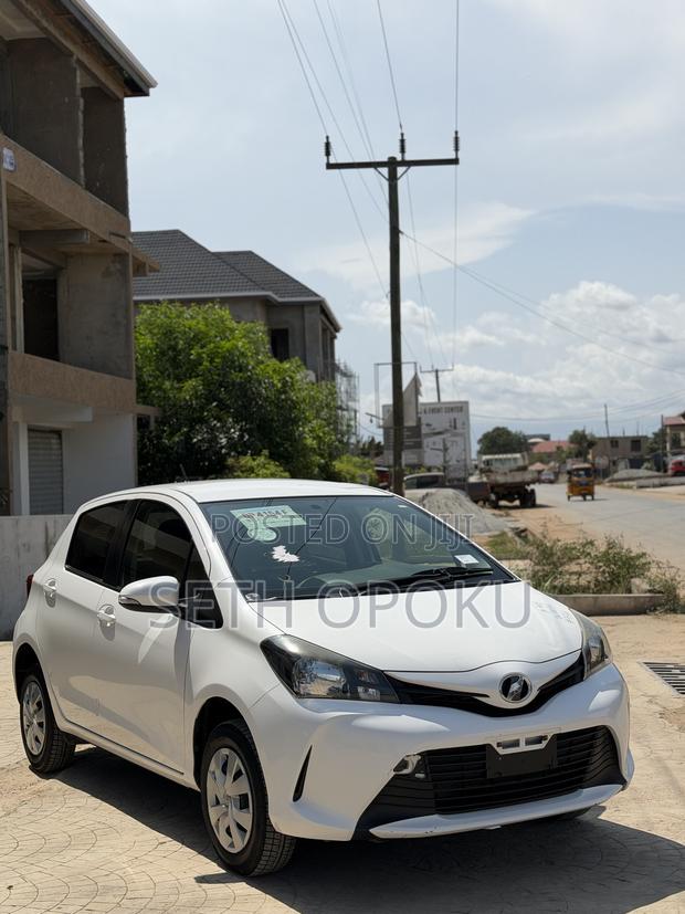 Toyota Vitz 1.3 FWD 5dr 2016 White