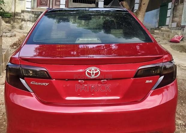 Toyota Camry SE 4dr Sedan (2.5L 4cyl 6A) 2014 Red