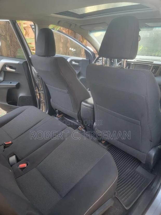 Toyota RAV4 XLE AWD (2.5L 4cyl 6A) 2016 Silver