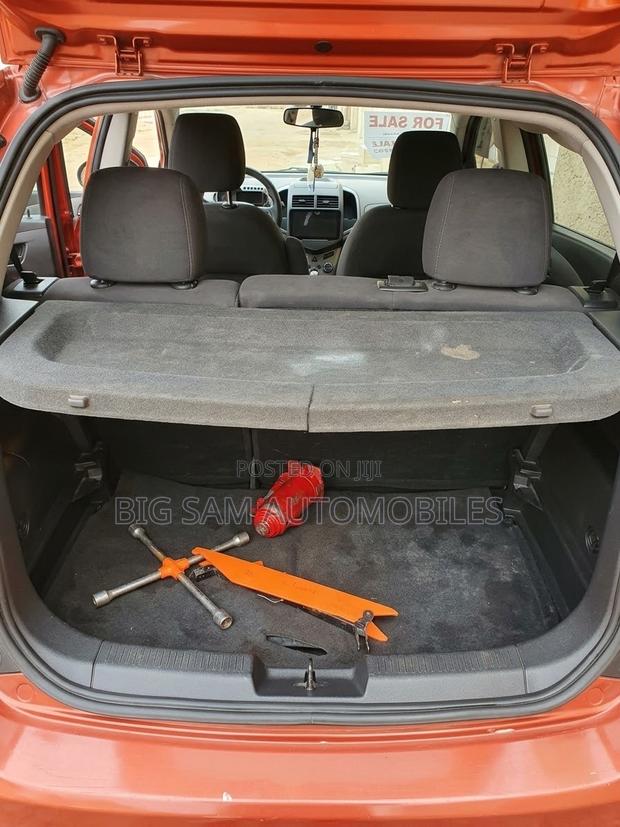 Chevrolet Sonic 2013 Orange