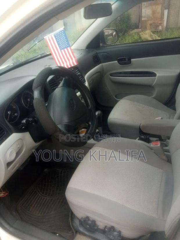 Hyundai Accent 2010 White