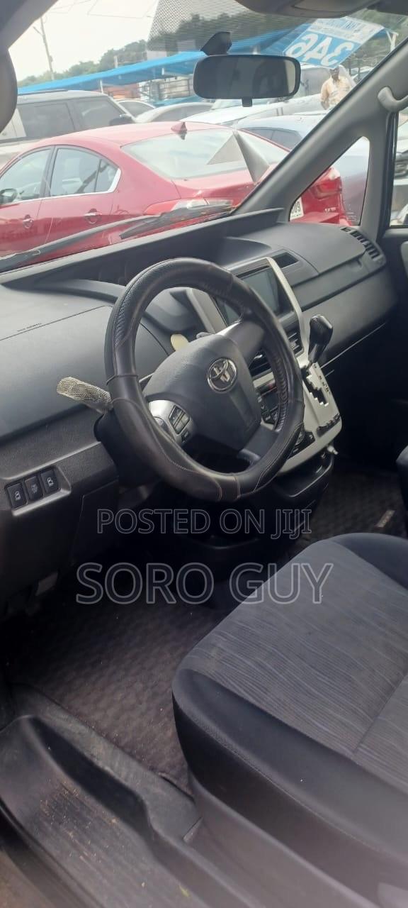 Toyota Voxy 2012 Black