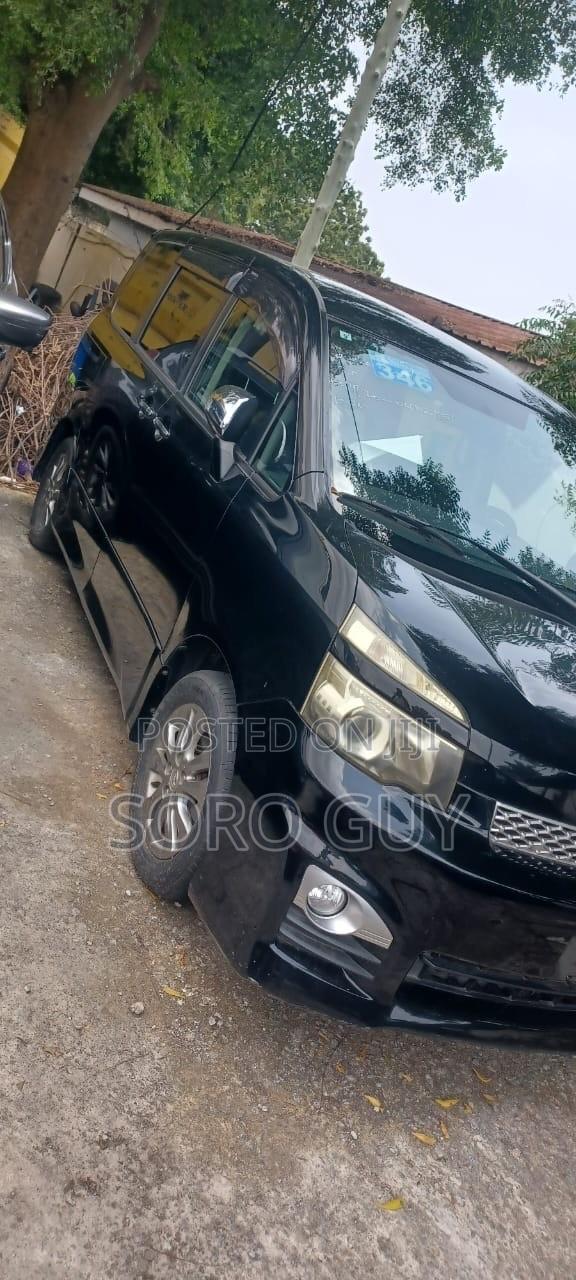 Toyota Voxy 2012 Black