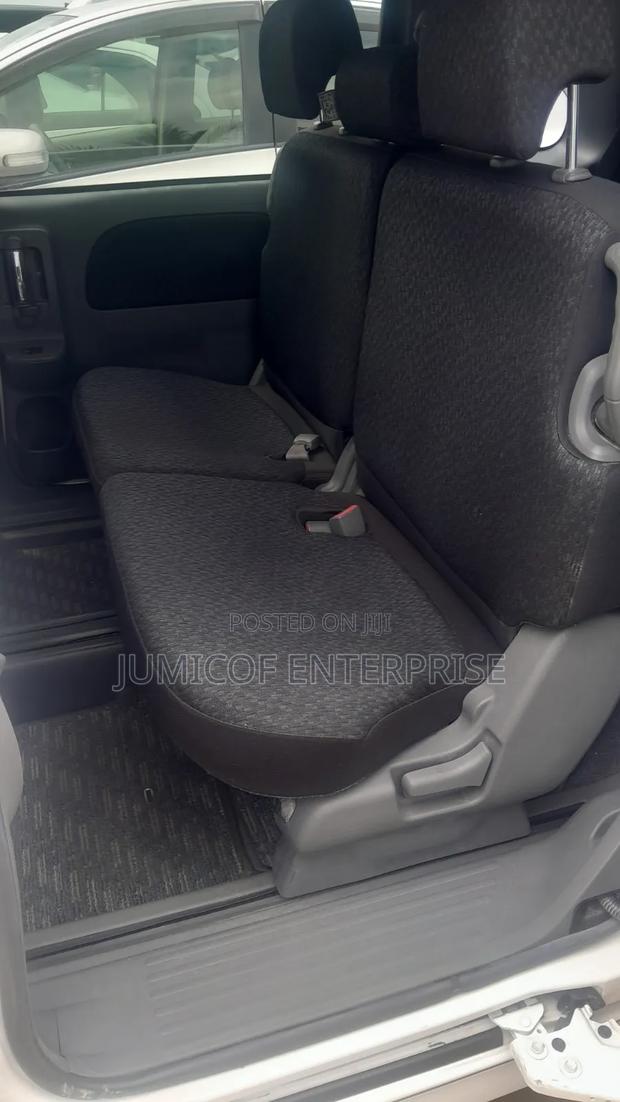 Toyota Sienta 1.5 FWD 2013 White