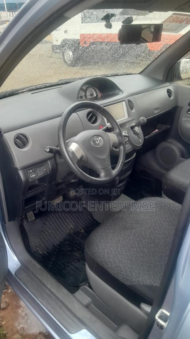 Toyota Sienta 1.5 FWD 2012 Blue