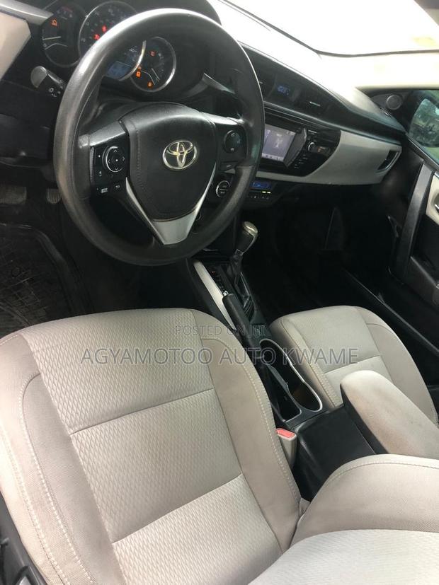 Toyota Corolla LE 4dr Sedan (1.8L 4cyl CVT) 2016 Gray