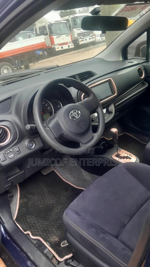Toyota Vitz 1.3 FWD 5dr 2012 Blue