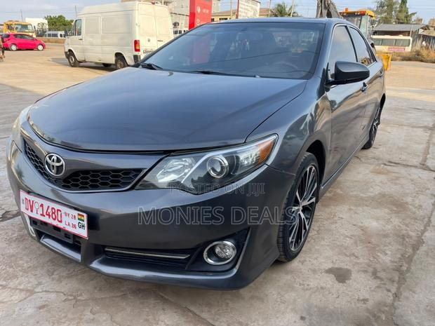 Toyota Camry SE 4dr Sedan (2.5L 4cyl 6A) 2014 Black