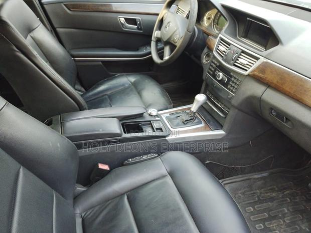 Mercedes-Benz E300 2012 Black