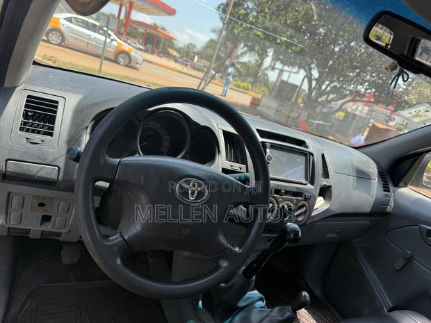 Toyota Hilux 2.0 VVT-i SRX 2010